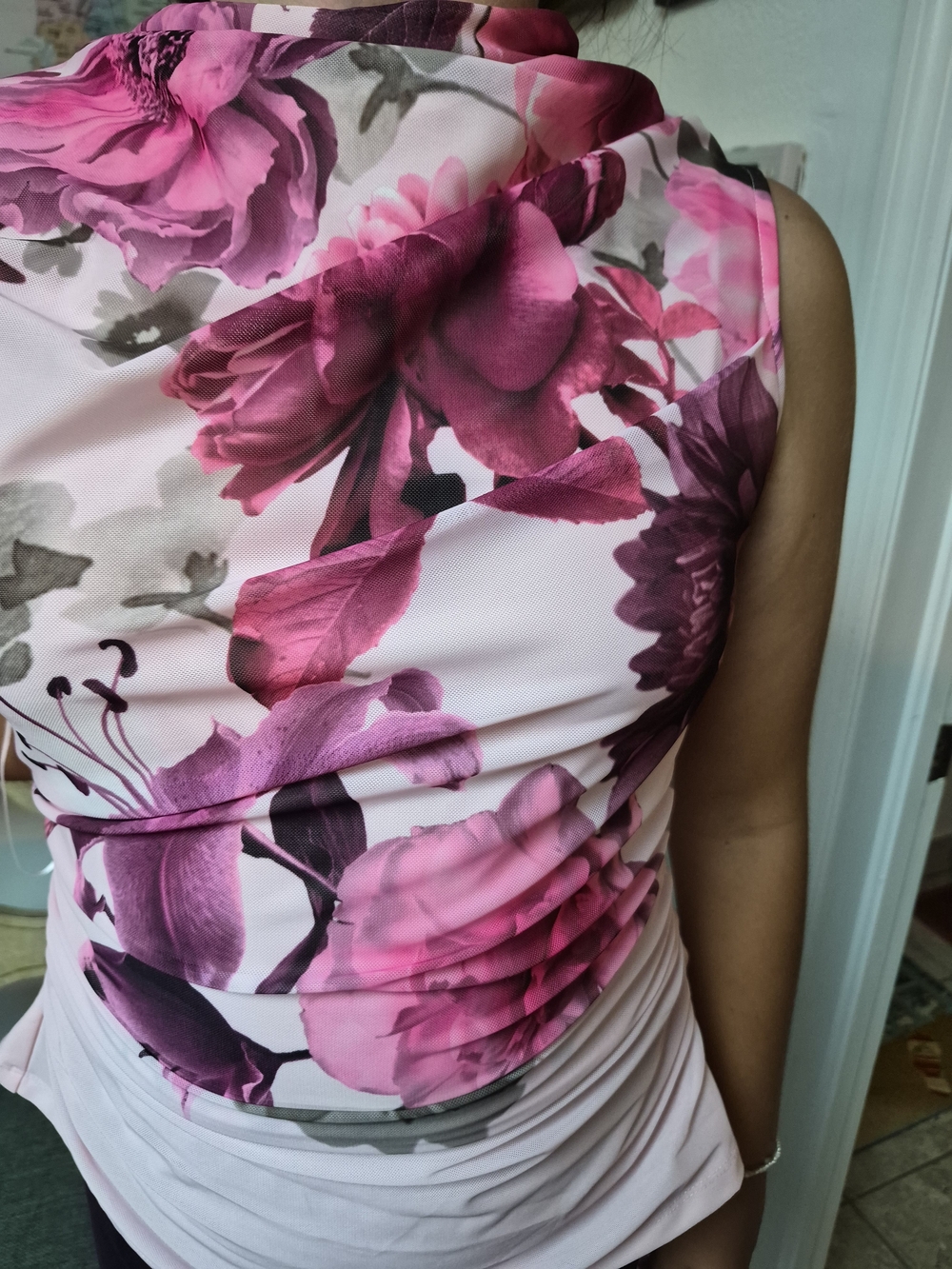 Ted Baker Pink Floral Sleeveless Blouse - Picture 4 of 9